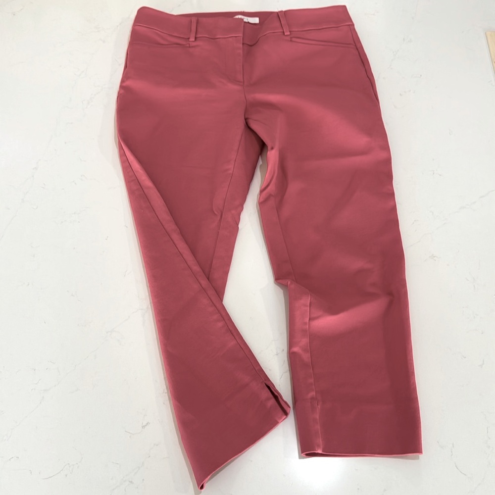 Women’s Loft Pink Capris -Size 8